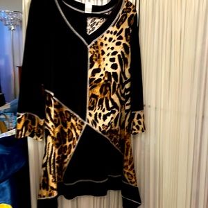 Top with Cheeta/Black super cute XL